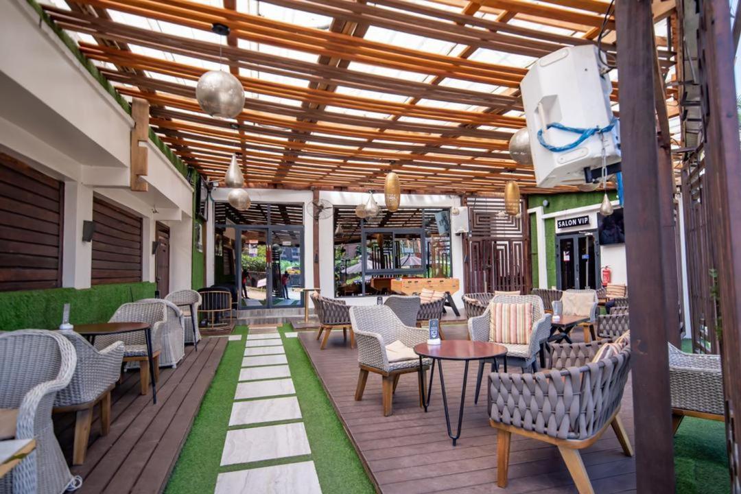 Villa Magnum Douala Exterior foto